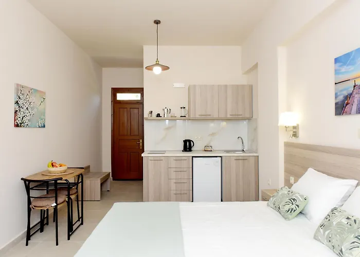 Venus Island * לינדוס